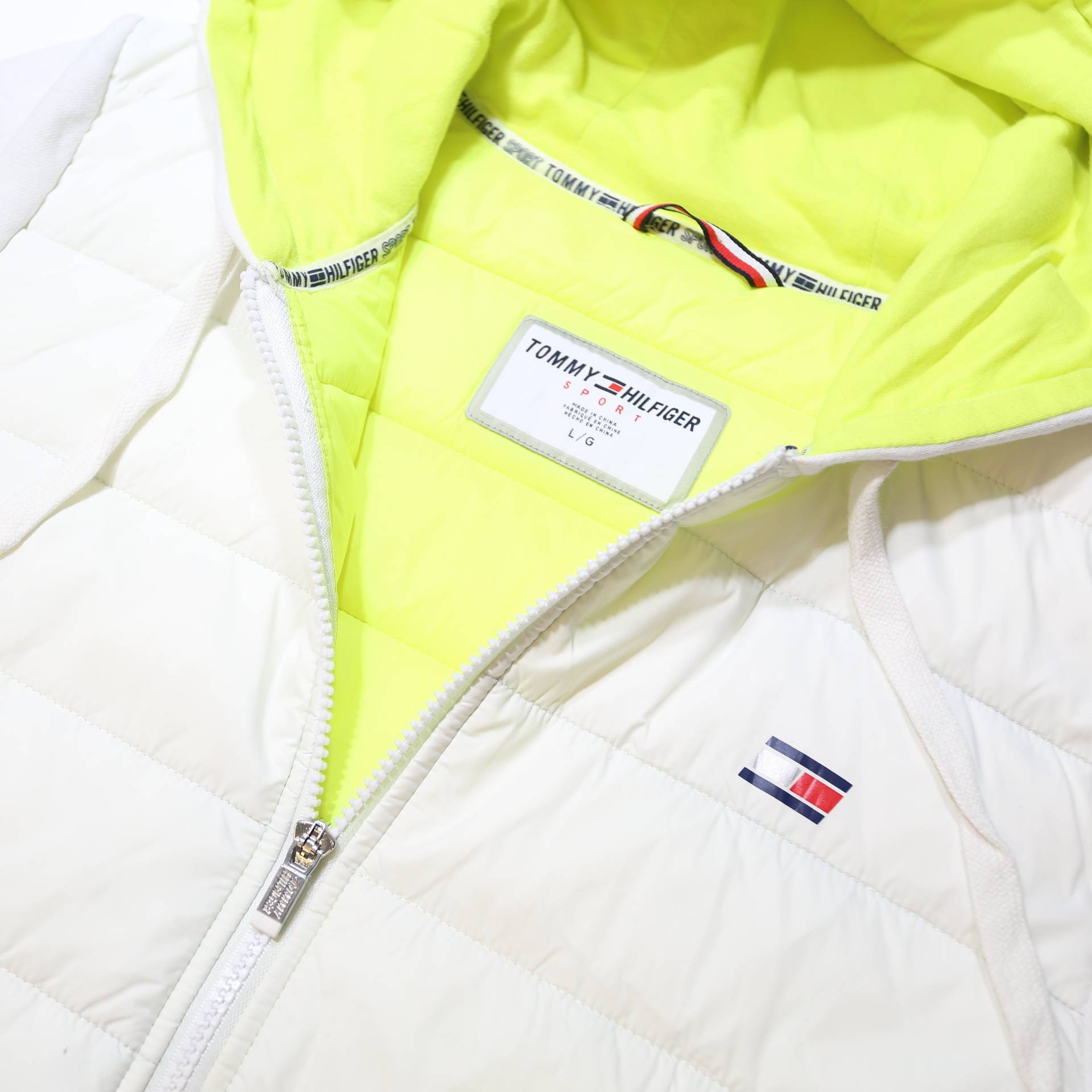 TOMMY HILFIGER Womens White Quilted Jacket L Polyester Zip Hooded Logo Sleeve