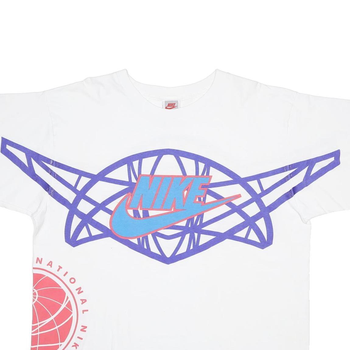 NIKE Mens White Graphic T-Shirt L Short Sleeve Crew Neck Sportswear