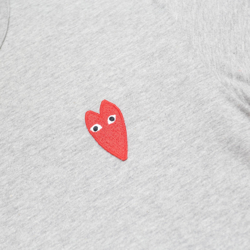 COMME DES GARCONS PLAY Mens Grey S Short Sleeve Crew Neck Heart Graphic T-Shirt