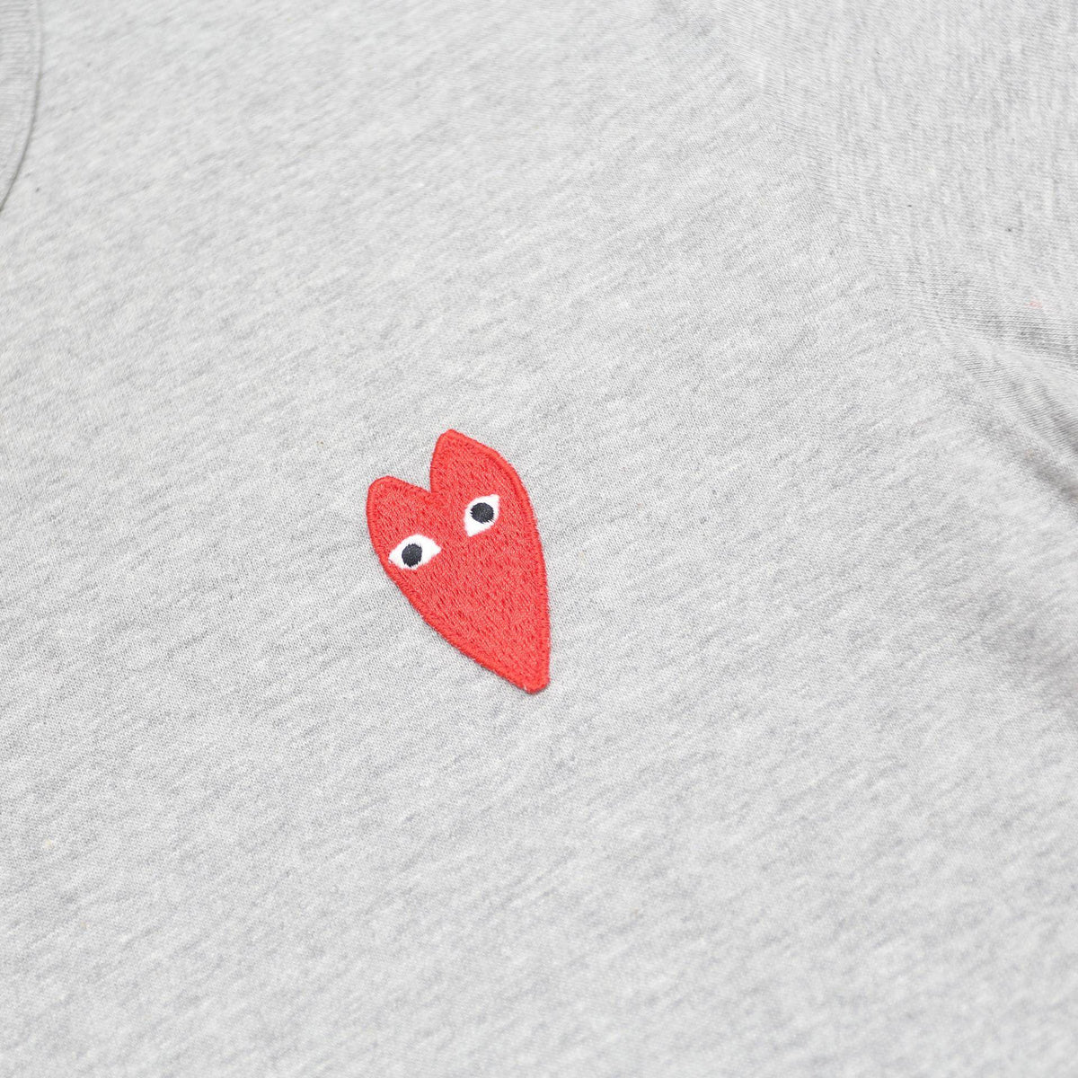 COMME DES GARCONS PLAY Mens Grey S Short Sleeve Crew Neck Heart Graphic T-Shirt