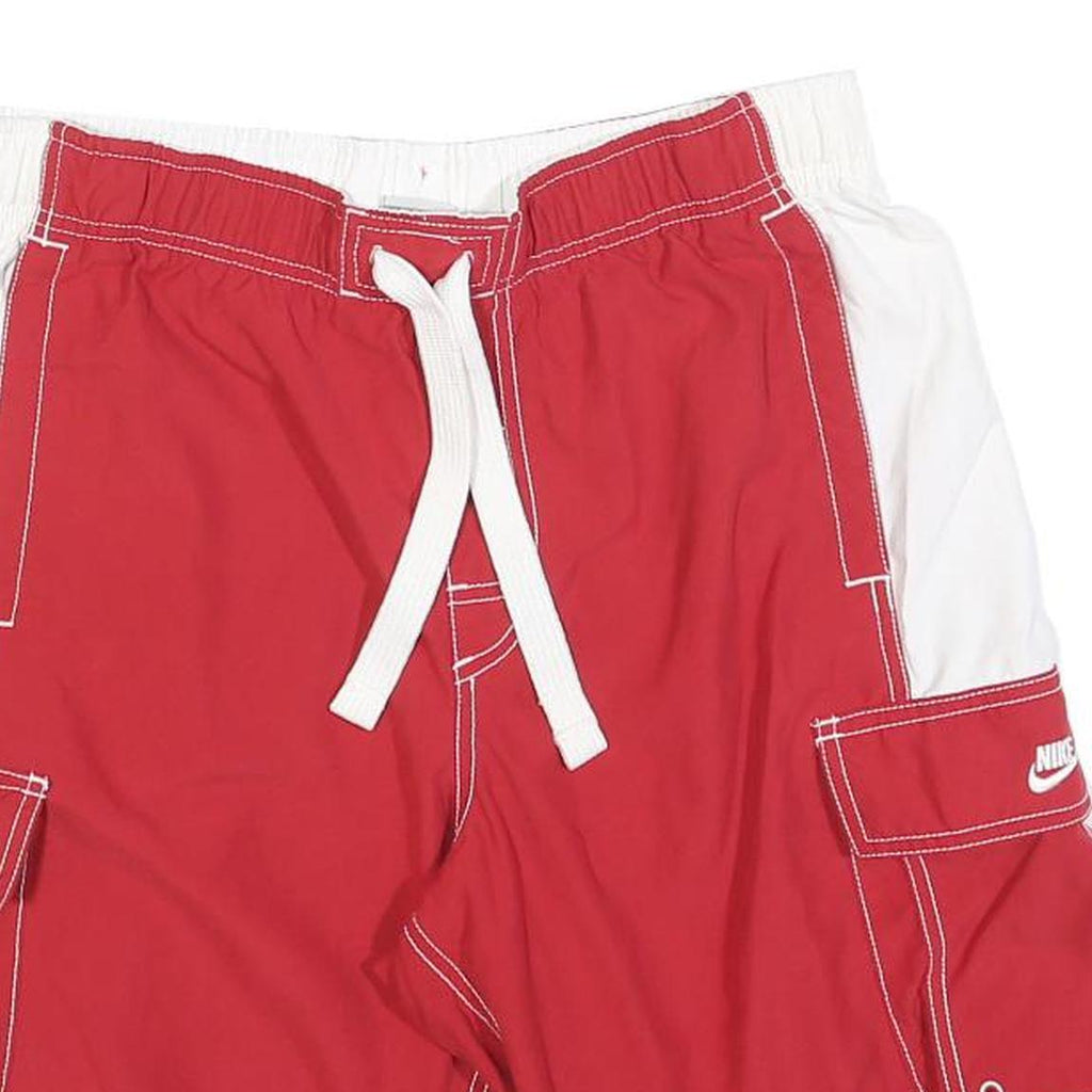 NIKE Mens Red & White Cargo Shorts M W30 Polyester Athletic Casual