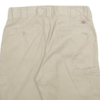 DICKIES Mens Shorts Beige Relaxed L W34 Workwear Polyester Blend
