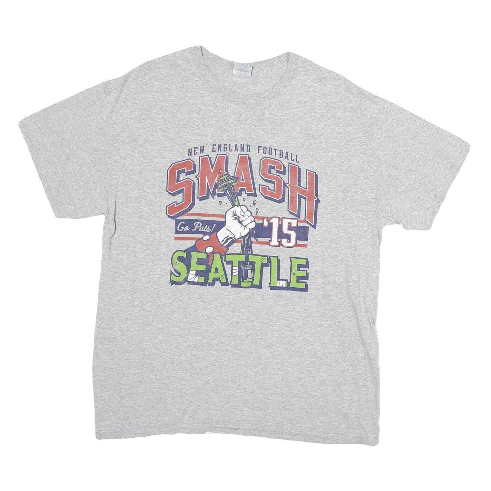GILDAN Mens Grey Cotton Graphic T-Shirt L Short Sleeve Crew Neck Football Print