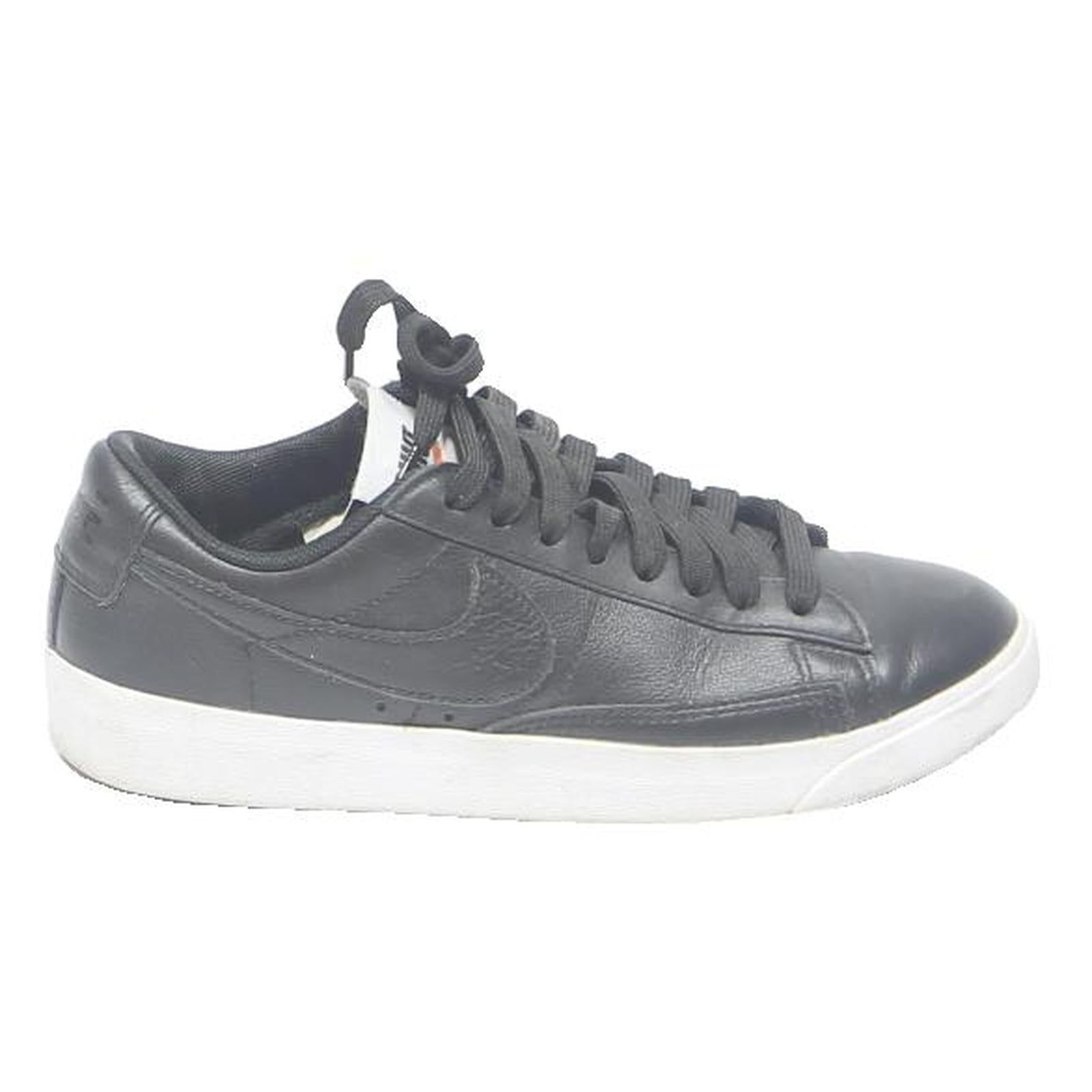 NIKE Blazer Low Boys Trainers Black Synthetic UK 3 Classic Style Casual Footwear