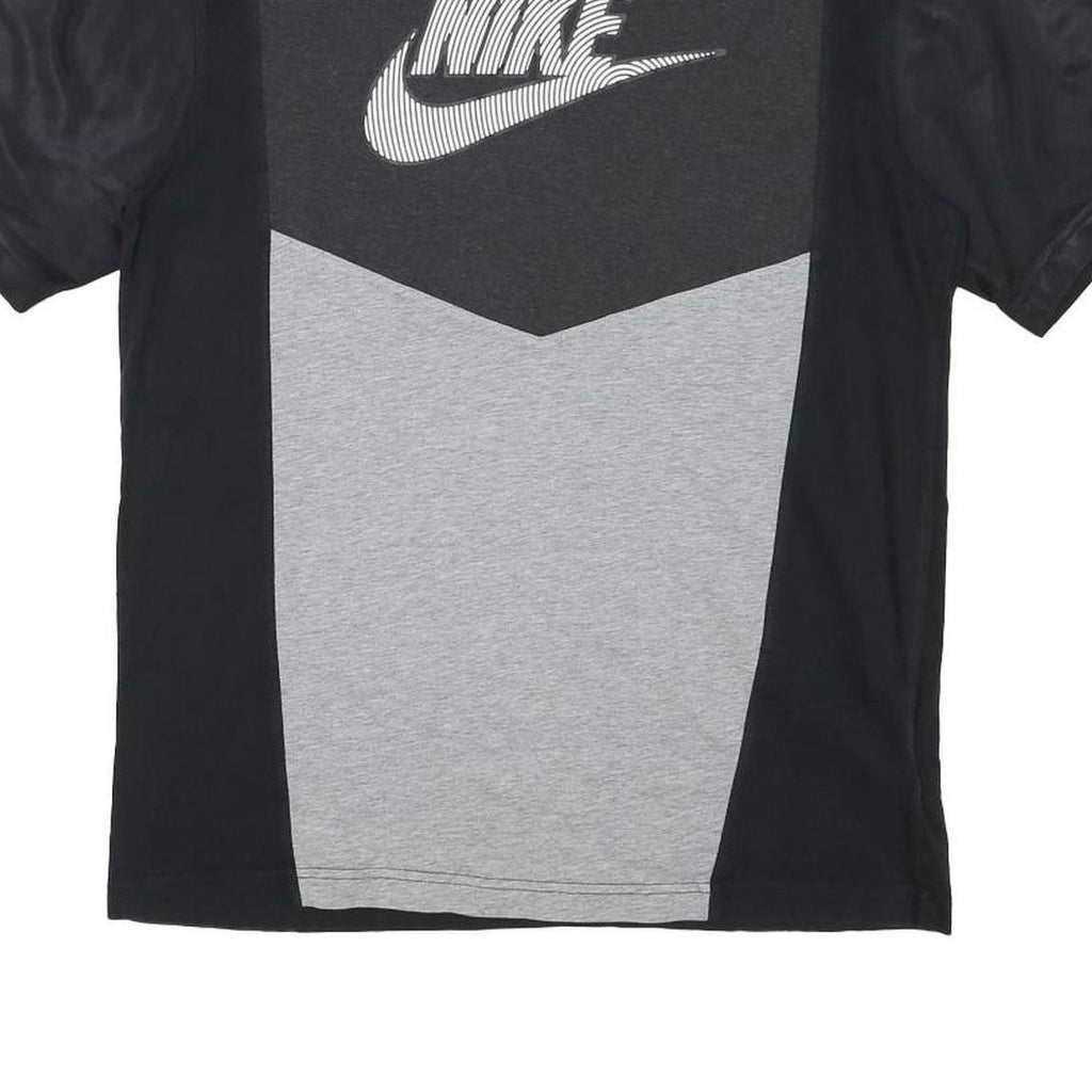 NIKE Mens Black & Grey Graphic T-Shirt M Short Sleeve Crew Neck Sportswear