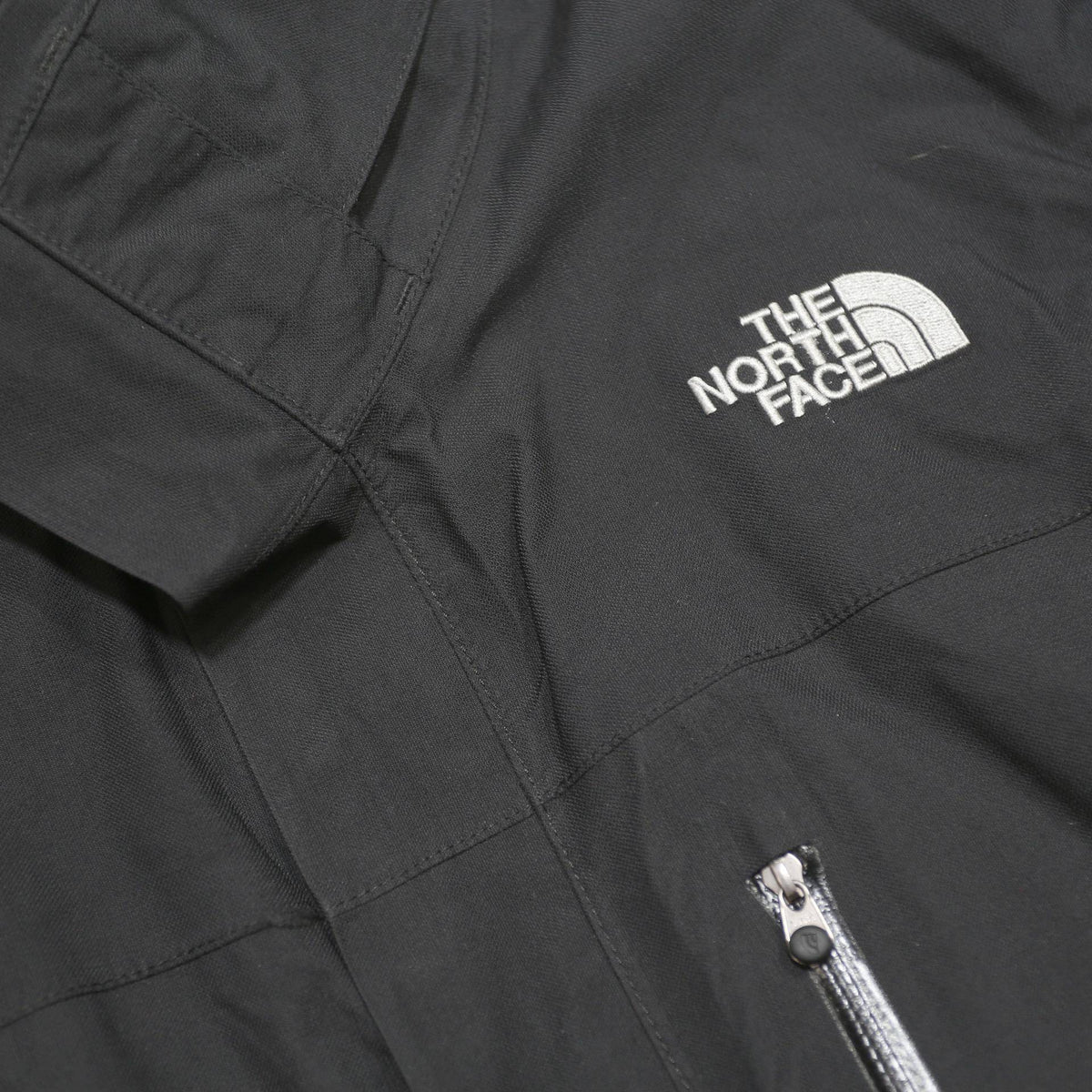 THE NORTH FACE Mens Black Outdoor Jacket M Nylon Woven Plain Zip Relaxed Fit