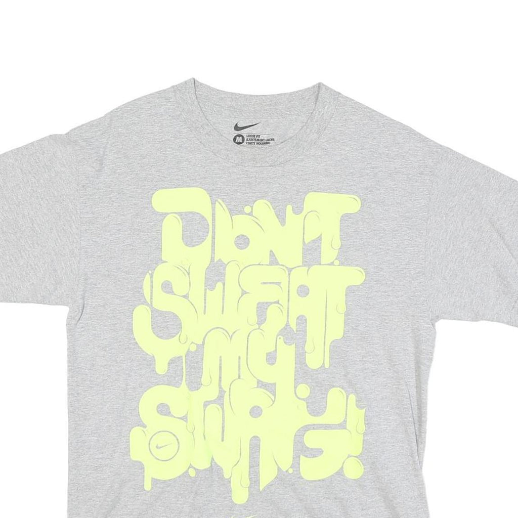 NIKE Mens Grey Graphic T-Shirt M Short Sleeve Crew Neck Cotton Blend Casual