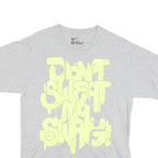 NIKE Mens Grey Graphic T-Shirt M Short Sleeve Crew Neck Cotton Blend Casual