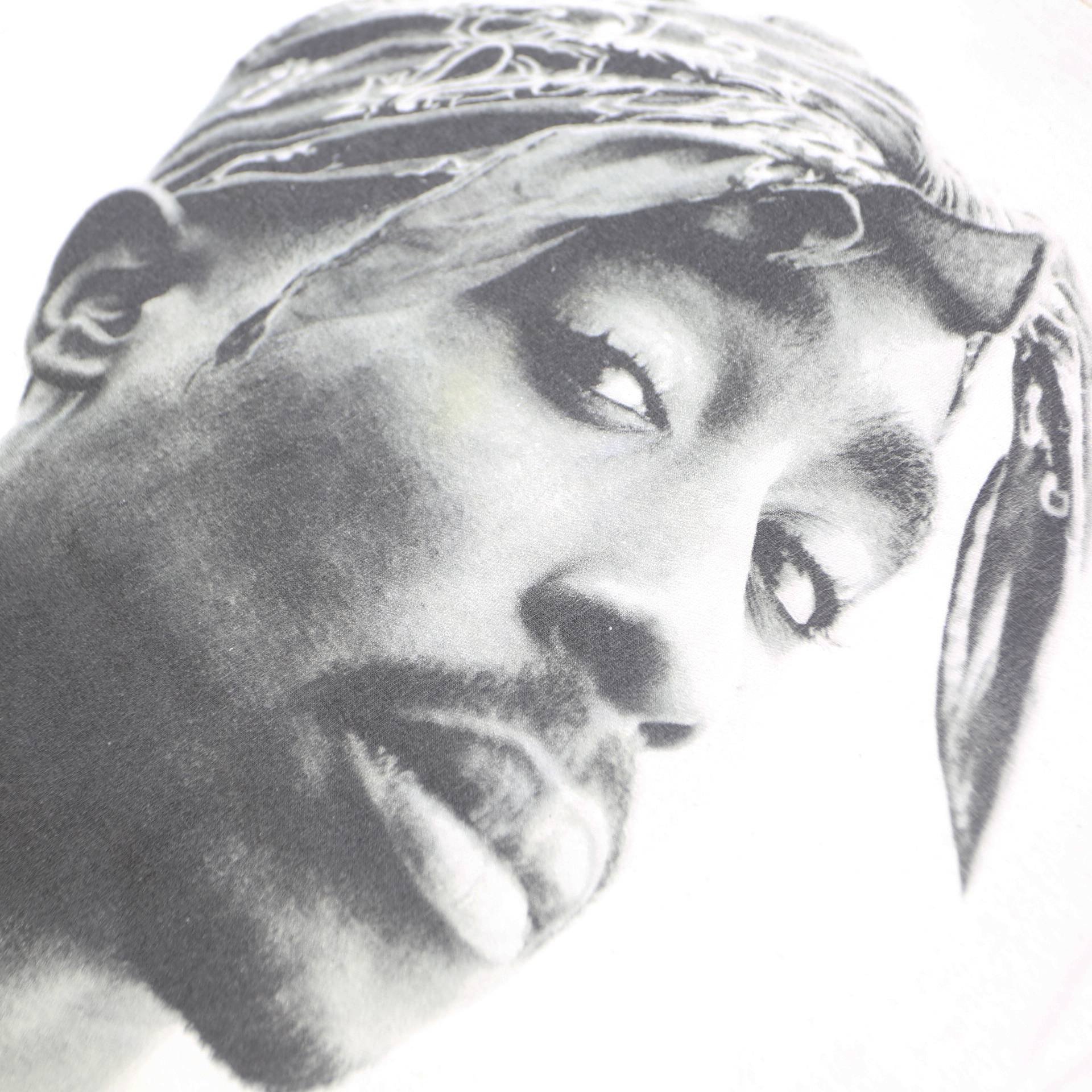 TUPAC Mens White Graphic T-Shirt M Short Sleeve Crew Neck Cotton Music Icon