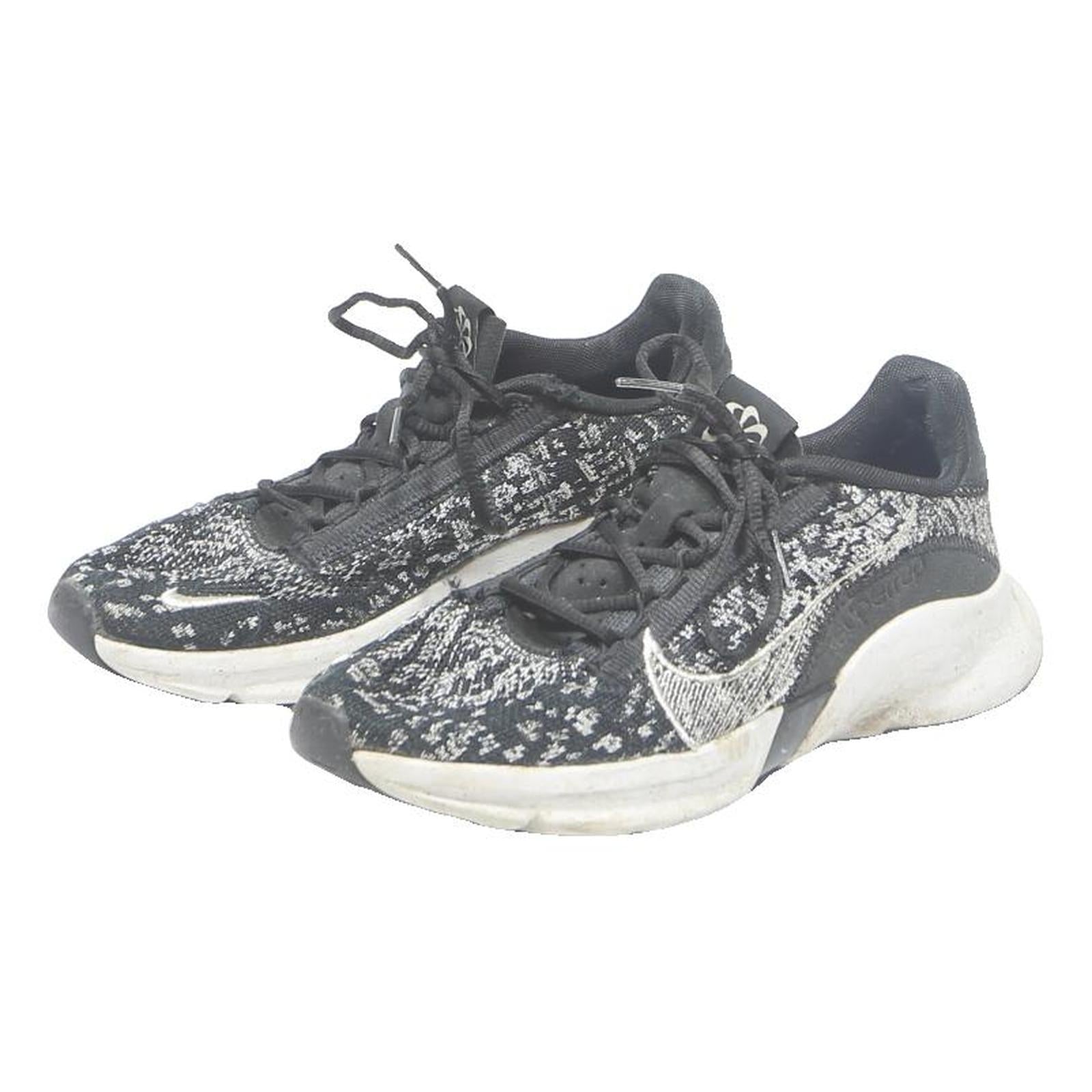 NIKE Zoom Gravity Womens Low Top Trainers Black & White Synthetic UK 4