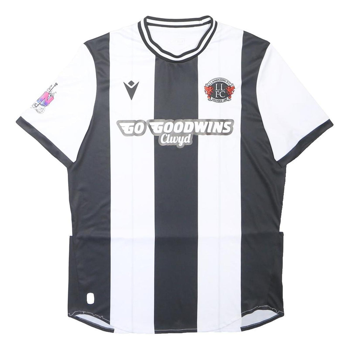 MACRON Mens Black & White Football Shirt 2XL Short Sleeve Round Neck Llandudno