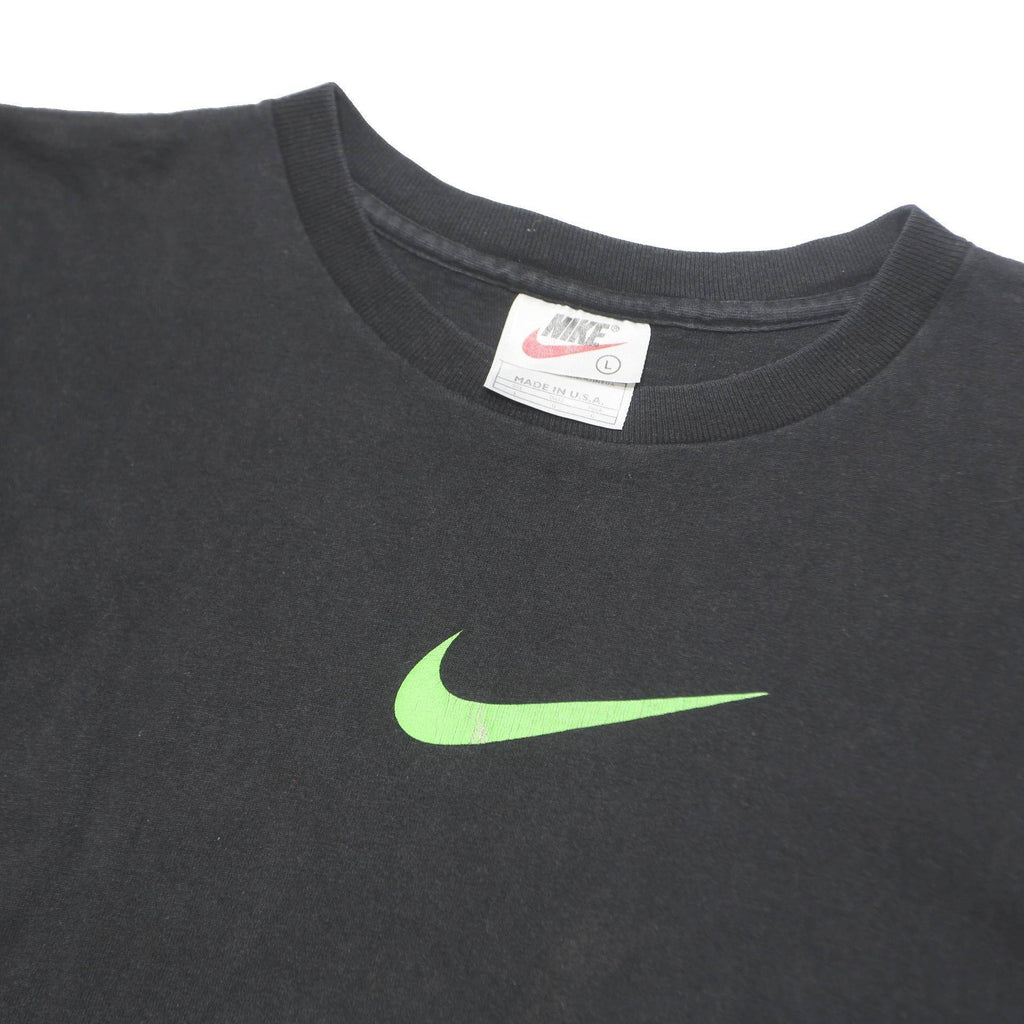 NIKE Boys Black & Lime Green Graphic T-Shirt L Short Sleeve Crew Neck Sportswear