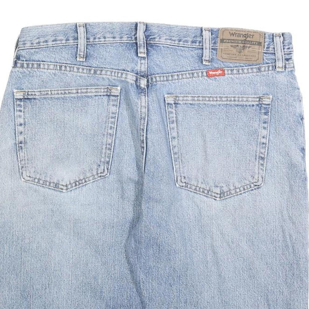 WRANGLER Mens Denim Blue Casual Shorts L W35 Distressed Cotton Blend