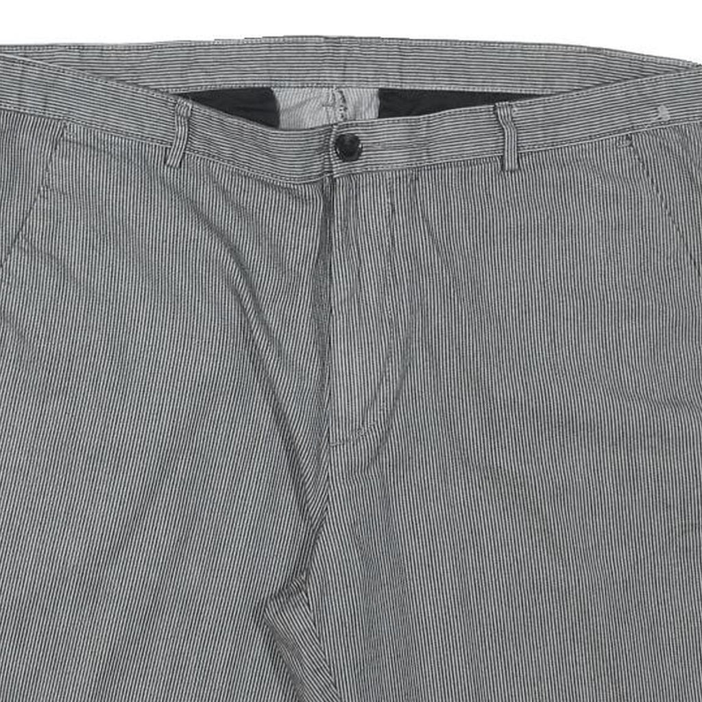 CALVIN KLEIN Mens Grey Pinstripe Casual Shorts 2XL W36 Cotton Blend