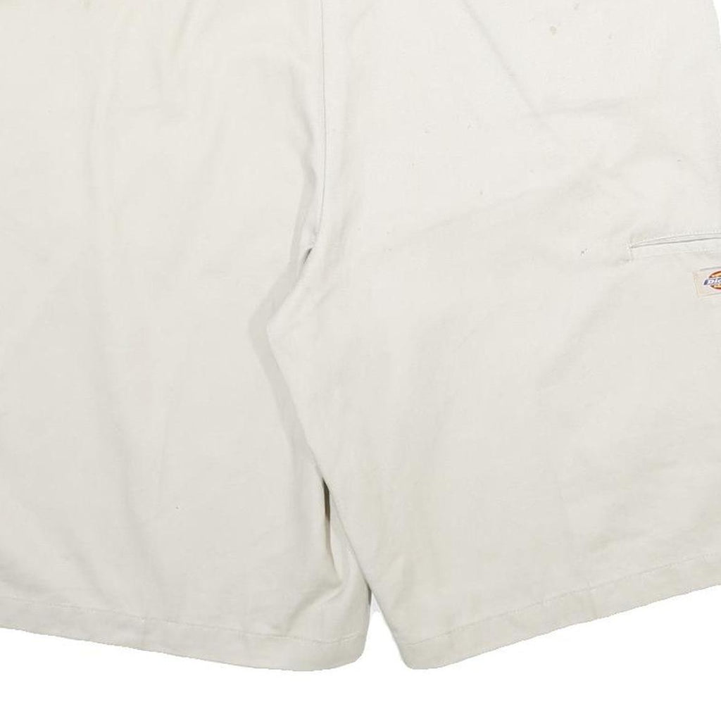 DICKIES Mens Shorts Beige Casual XL W40 Workwear Polyester Blend Logo