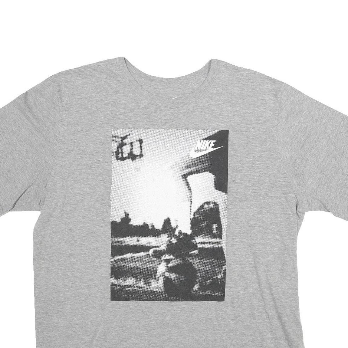 NIKE Mens Grey Graphic T-Shirt XL Short Sleeve Crew Neck Casual Cotton