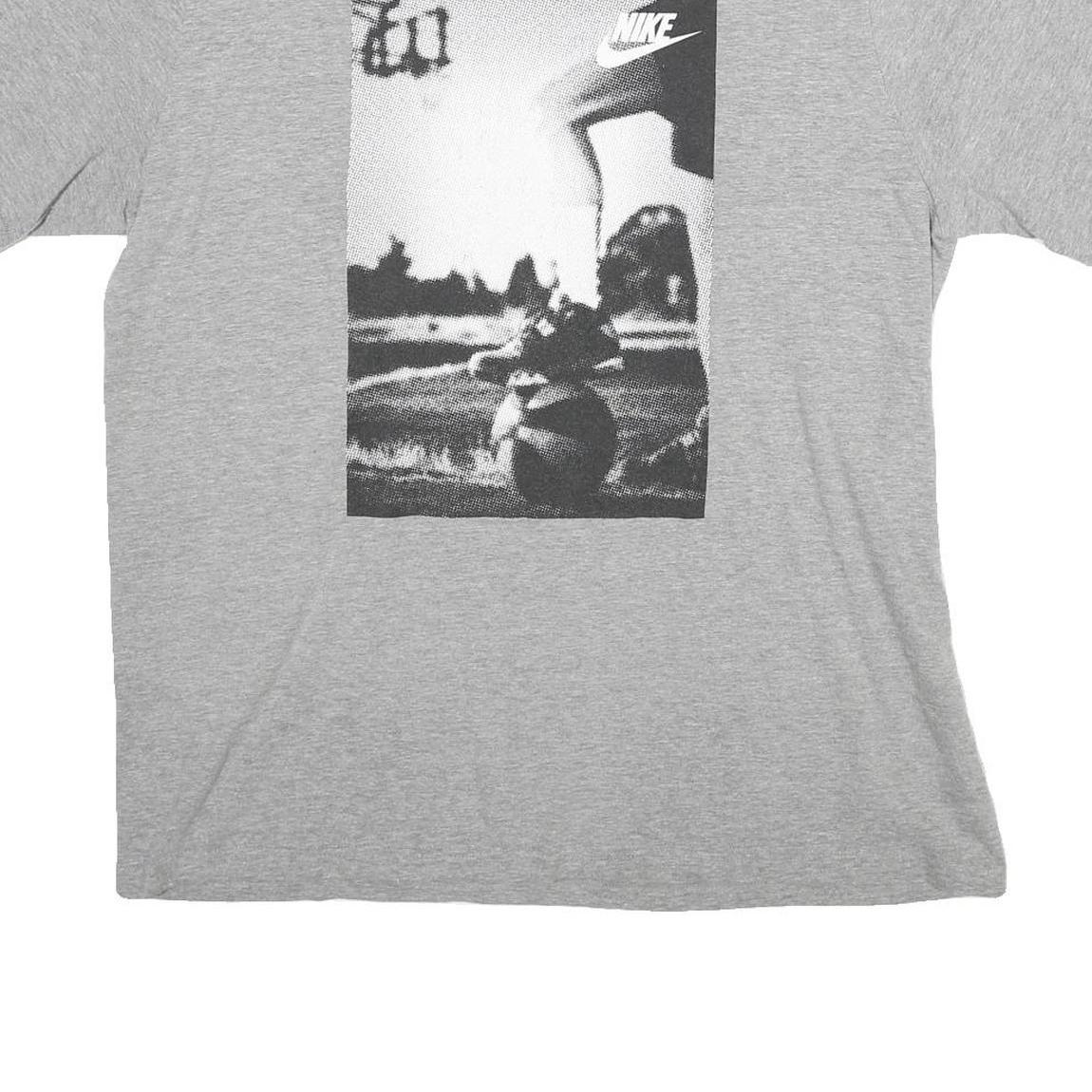 NIKE Mens Grey Graphic T-Shirt XL Short Sleeve Crew Neck Casual Cotton