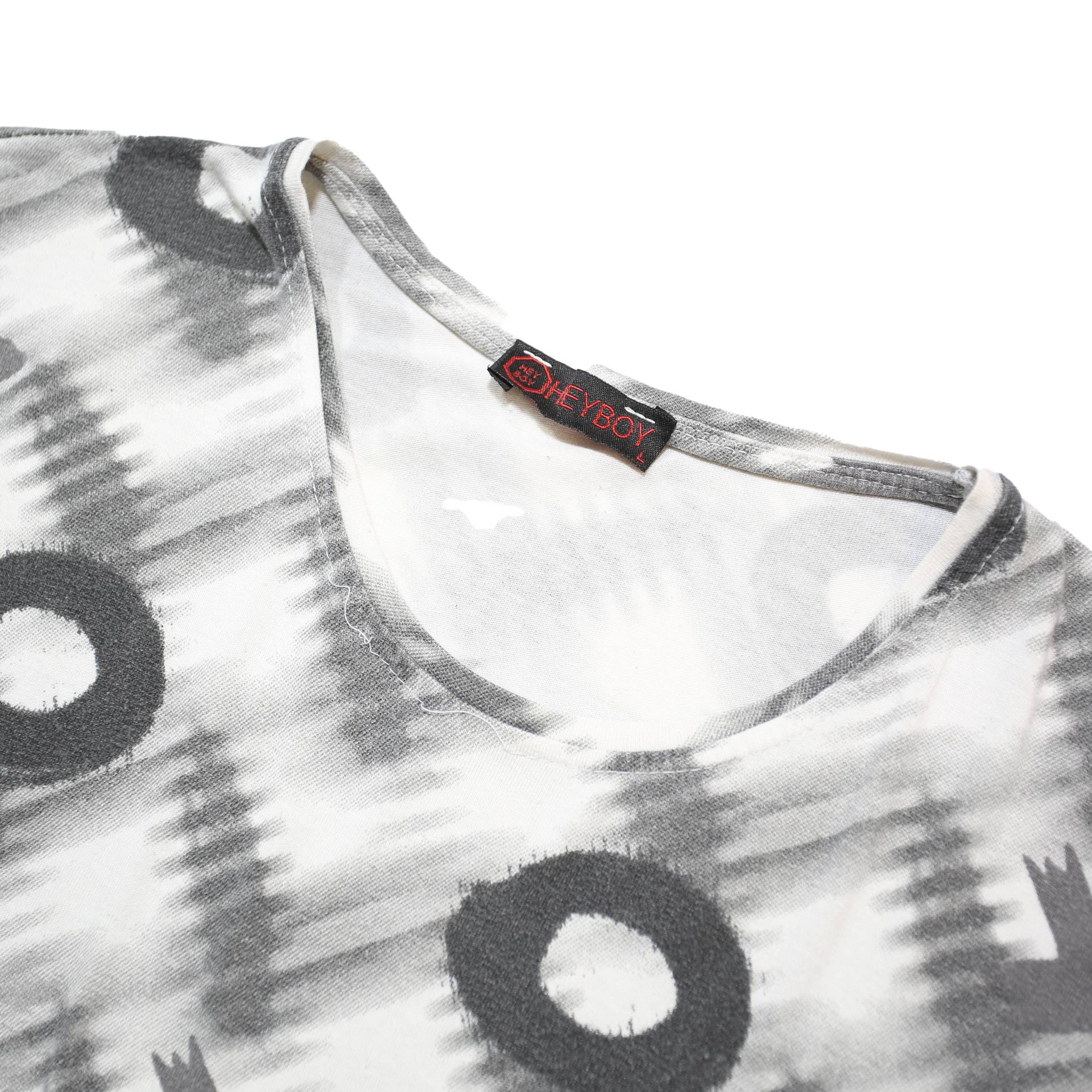 HEY BOY Womens Grey Graphic T-Shirt L Short Sleeve Crew Neck Plaid Cotton Blend