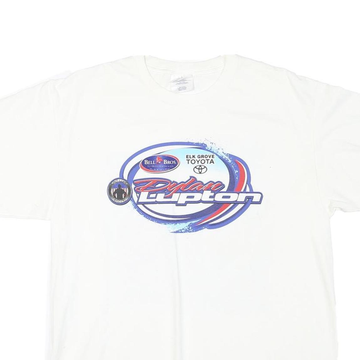 PORT AND COMPANY Mens White Graphic T-Shirt L Short Sleeve Crew Neck Racing Car