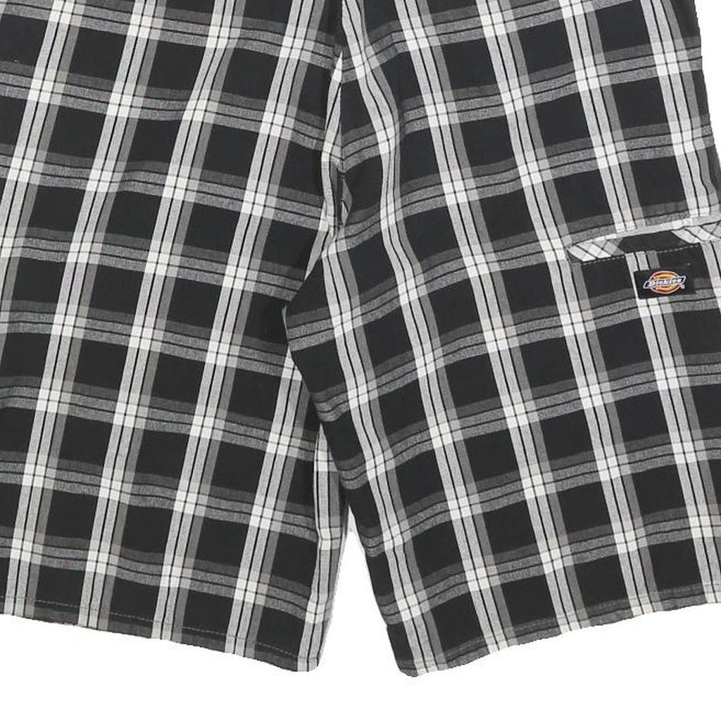 DICKIES Mens Shorts Black & Grey Check Casual M W32 Cotton Blend Smart