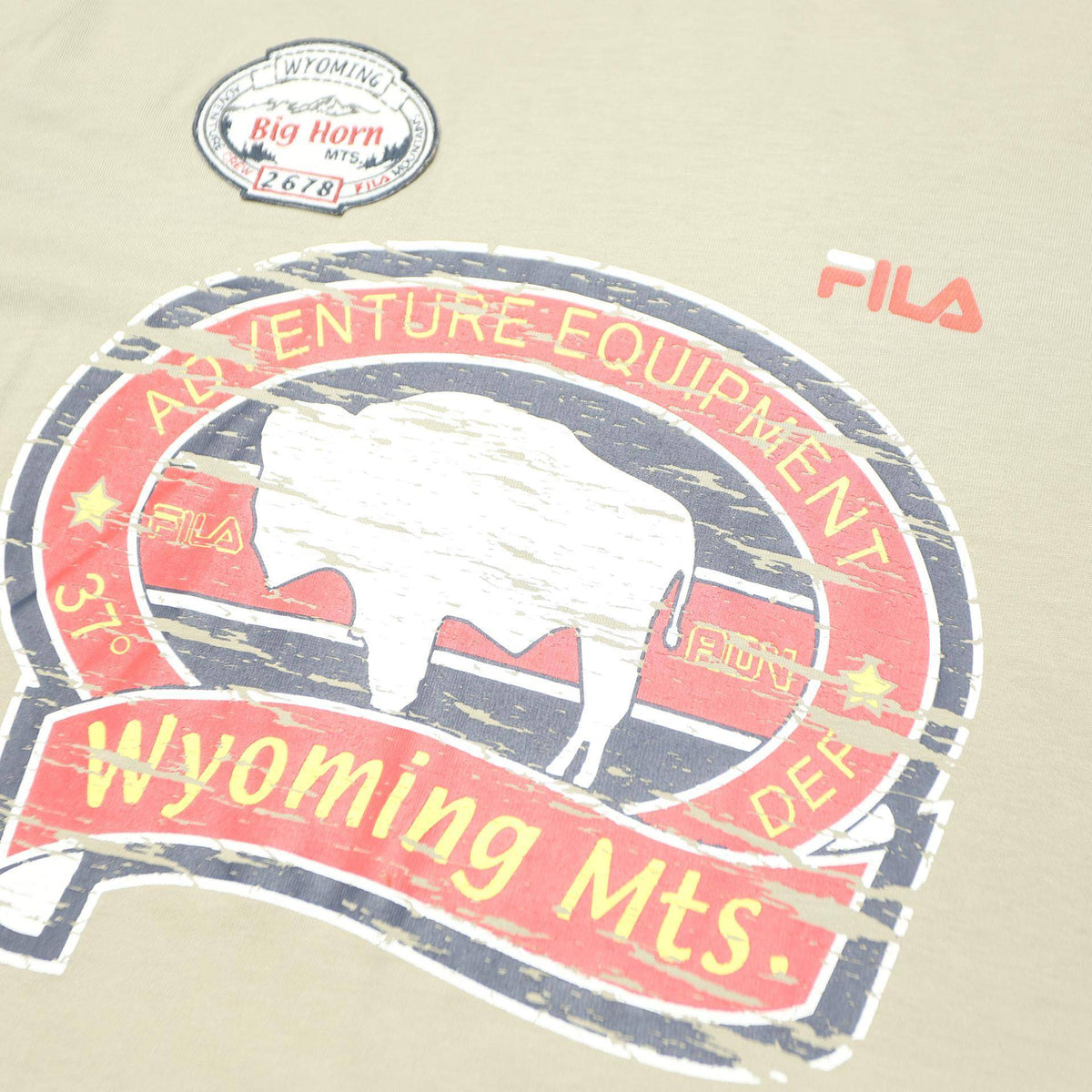 FILA Mens Beige Red Wyoming Mountains Adventure Equipment T-Shirt S Long Sleeve