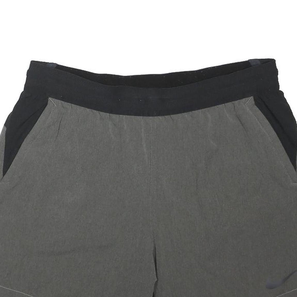 NIKE Mens Shorts Black & Grey Sports Casual L W32 Quick Dry Lightweight