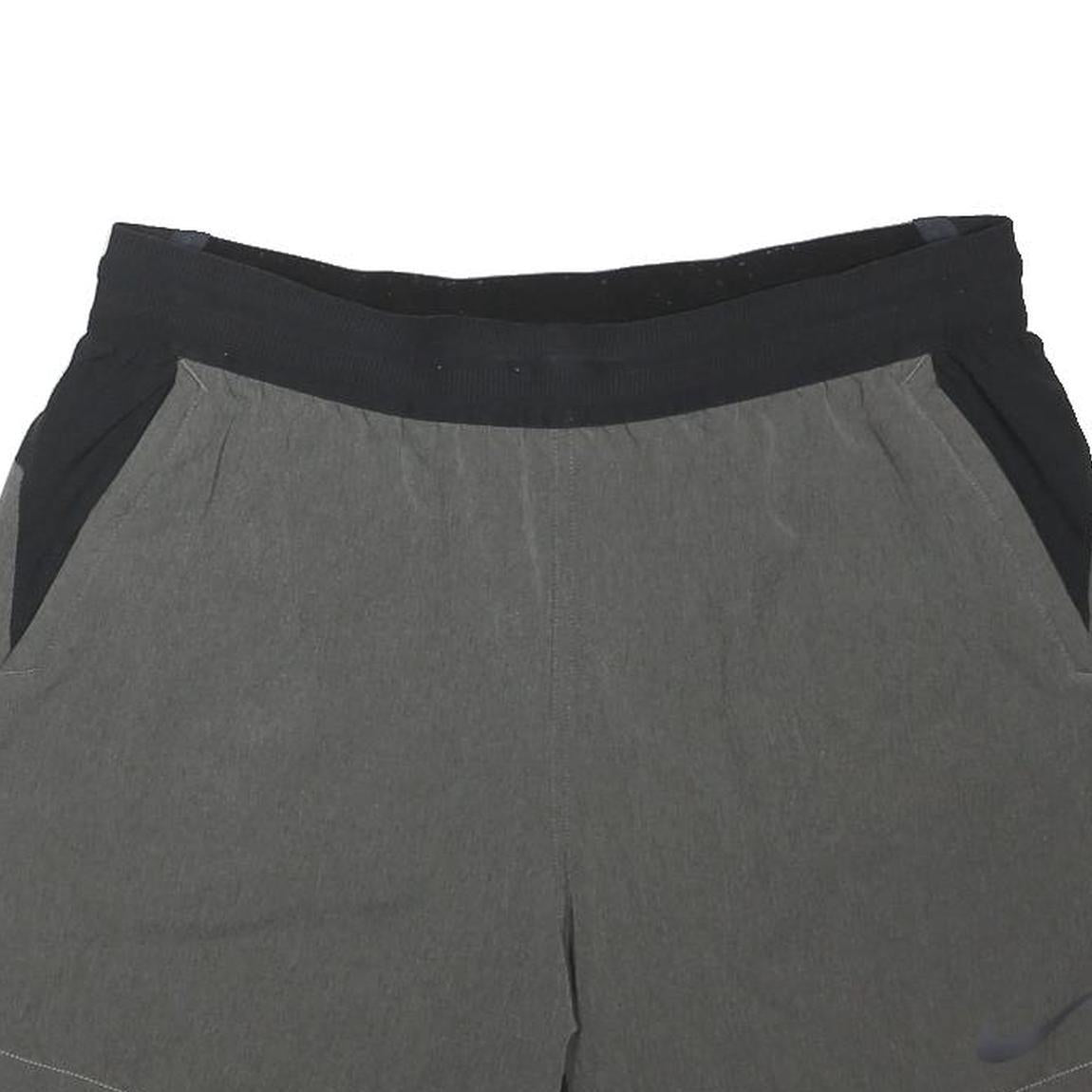 NIKE Mens Shorts Black & Grey Sports Casual L W32 Quick Dry Lightweight