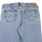 WRANGLER Mens Denim Blue Casual Shorts L W36 Classic Cotton Blend Pockets