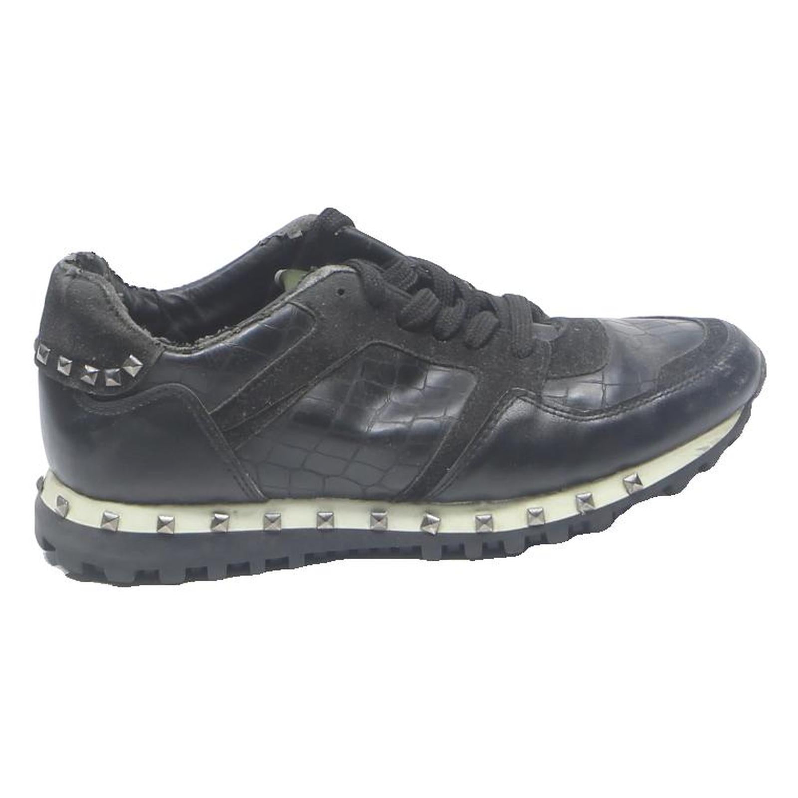 VALENTINO GARAVANI Mens Black Leather Trainers UK 7.5 Studded Casual Fashion