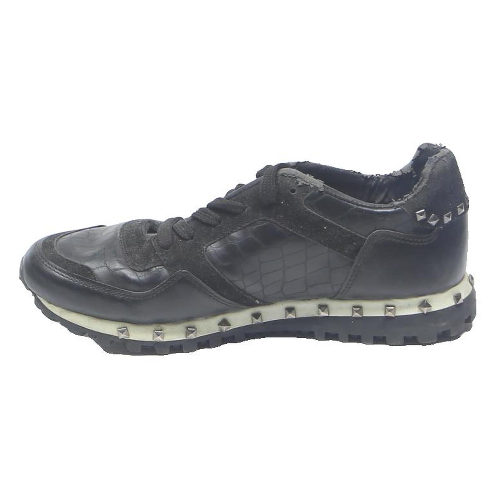 VALENTINO GARAVANI Mens Black Leather Trainers UK 7.5 Studded Casual Fashion