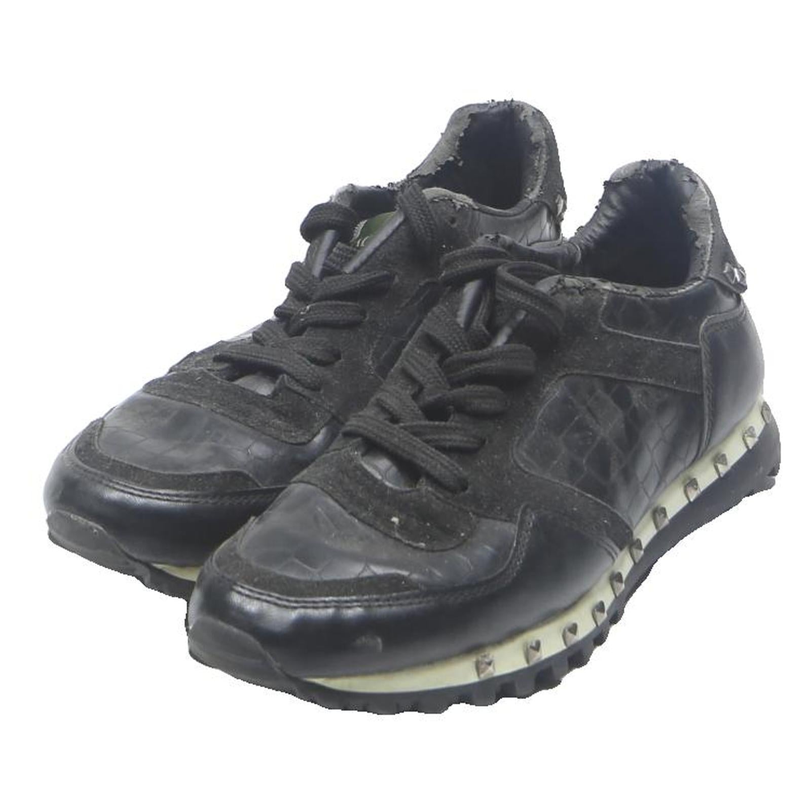 VALENTINO GARAVANI Mens Black Leather Trainers UK 7.5 Studded Casual Fashion