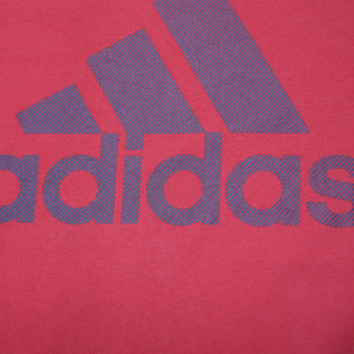 ADIDAS Mens Red Graphic T-Shirt XL Short Sleeve Crew Neck Cotton Blend