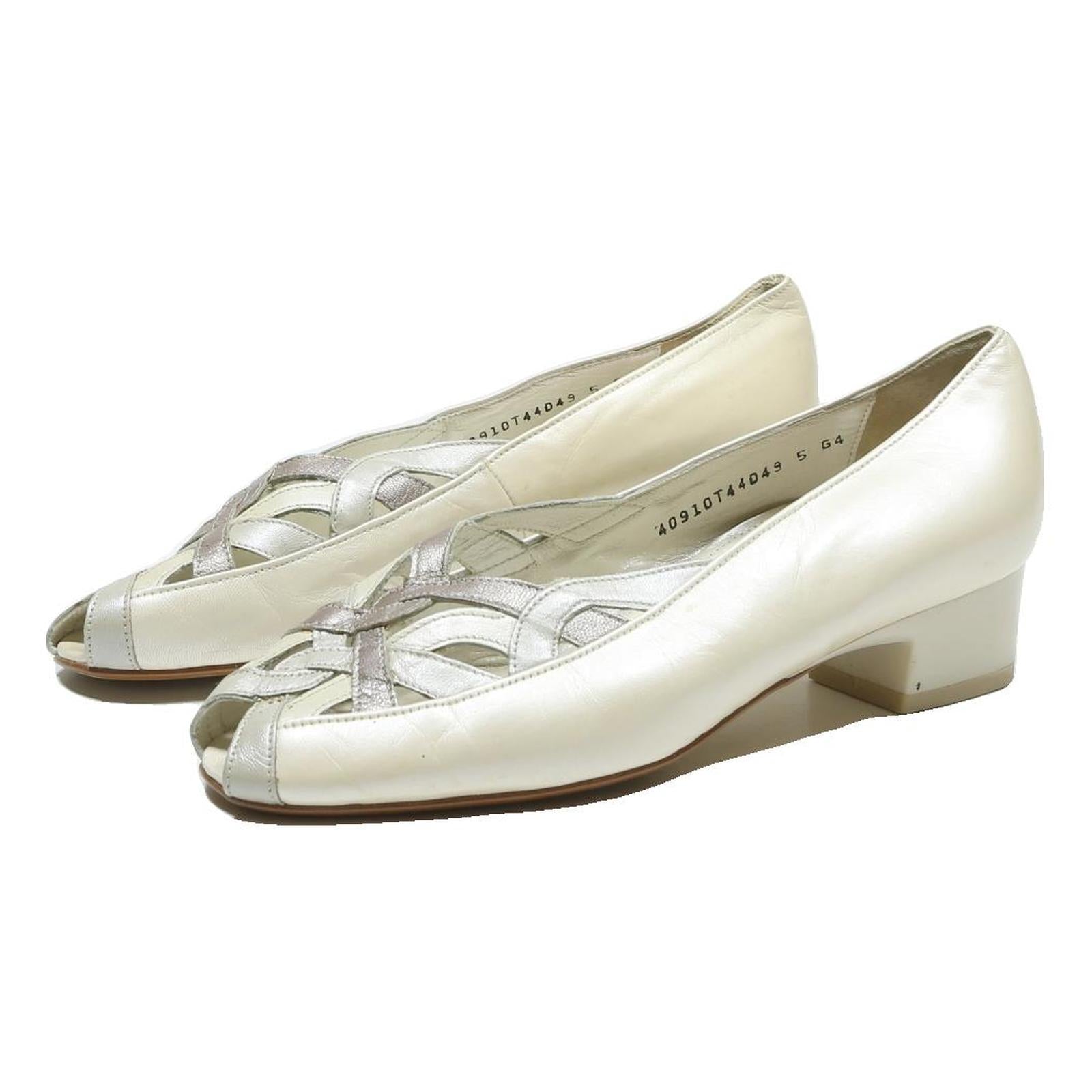 MEDICUS Womens Vintage Leather Low Heel Cream & Taupe Pumps UK 5 Classic