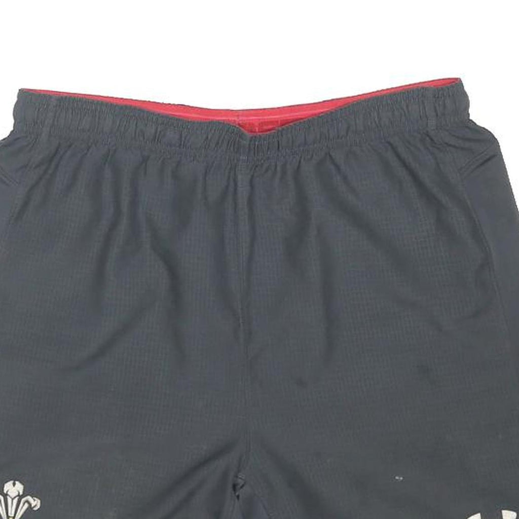 UNDER ARMOUR Boys Shorts Black & Red Sports XL W32 Polyester Blend Athletic