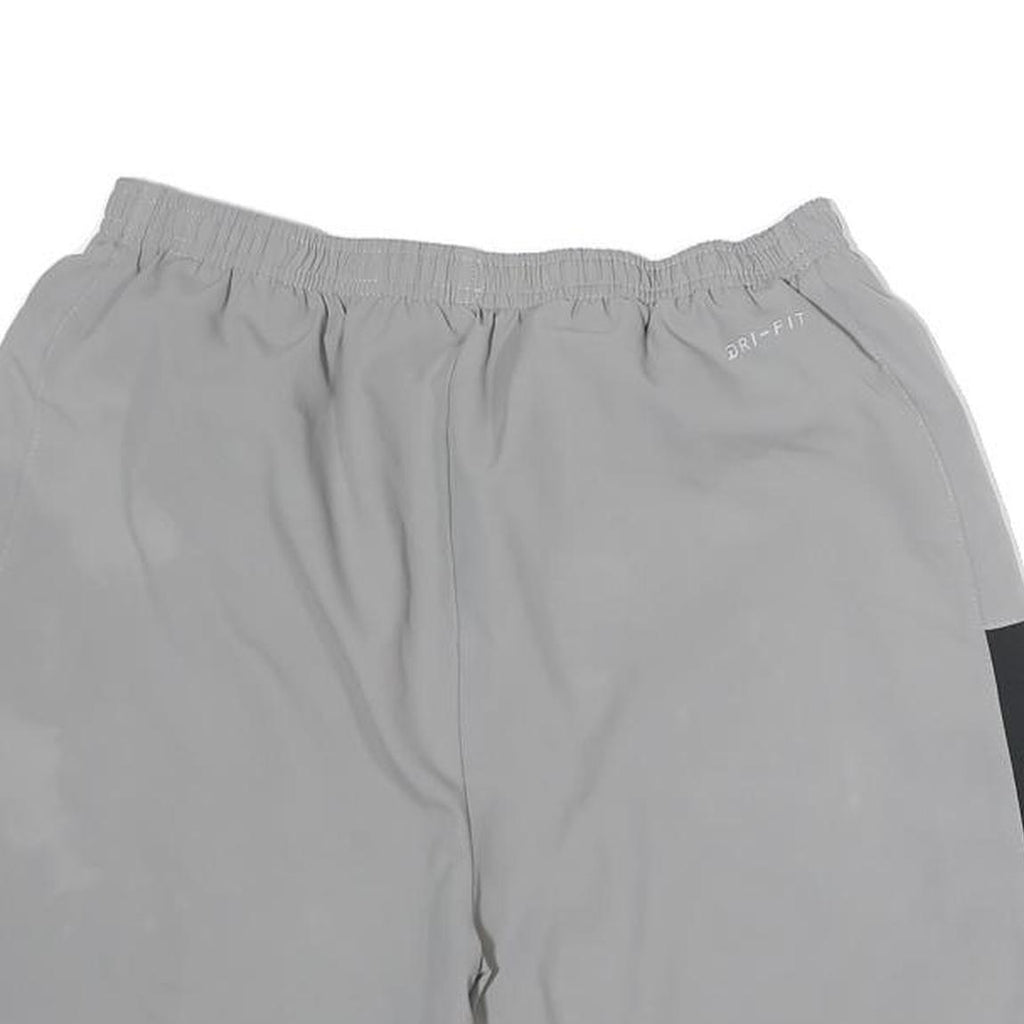 NIKE Mens Shorts Grey & Black Casual M W26 Polyester Sportswear