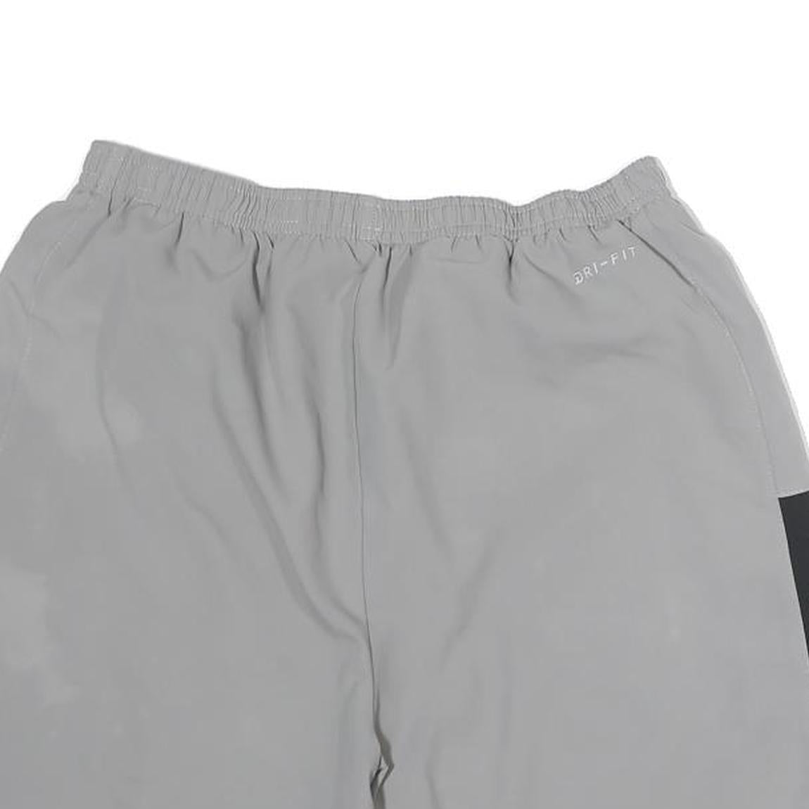 NIKE Mens Shorts Grey & Black Casual M W26 Polyester Sportswear