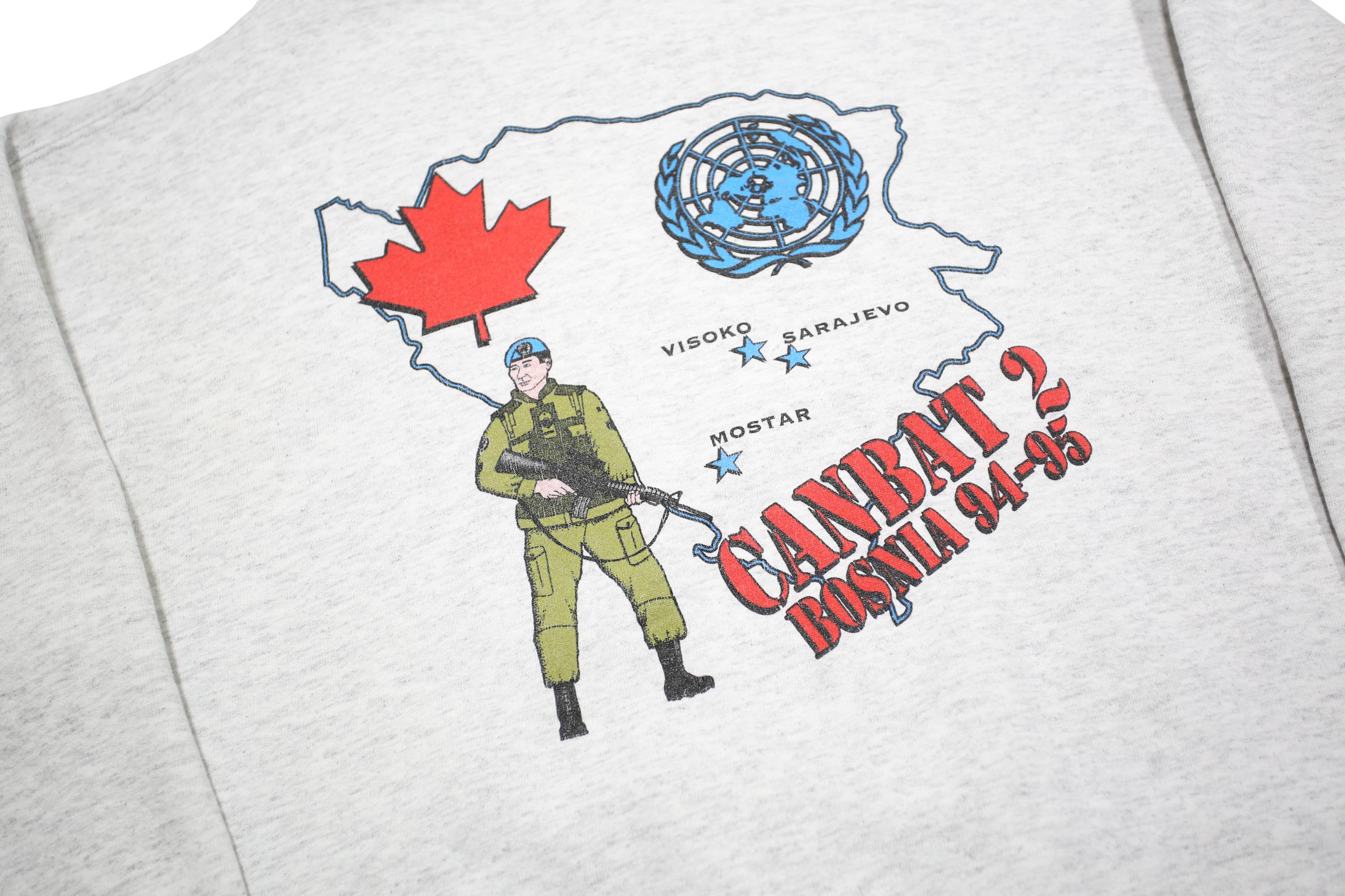 GILDAN Mens White Sweatshirt Combat Bosnia 94-95 Crew Neck L Military Graphic