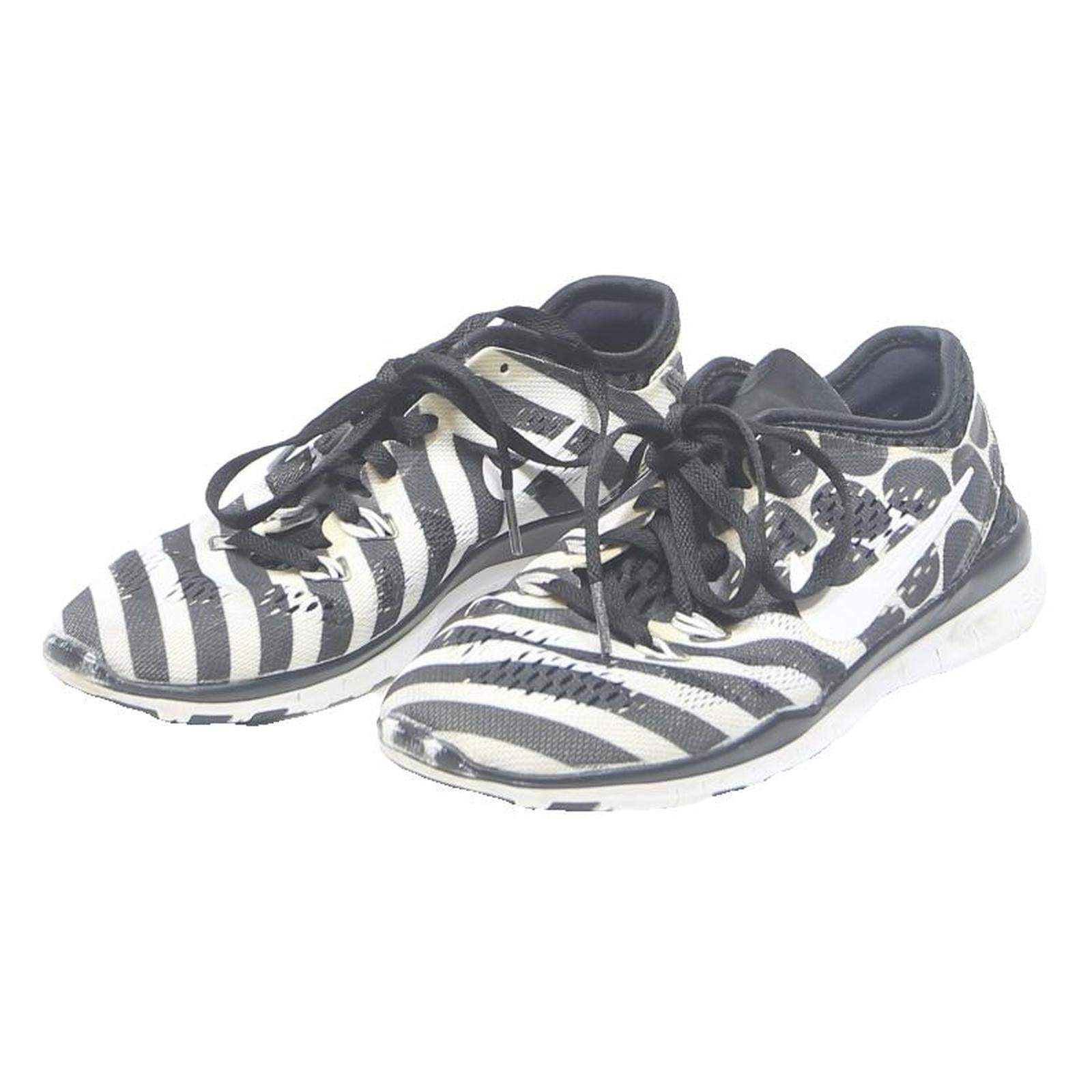 NIKE Free 5.0 Girls Lightweight Trainers Synthetic UK 2.5 Black White Pattern