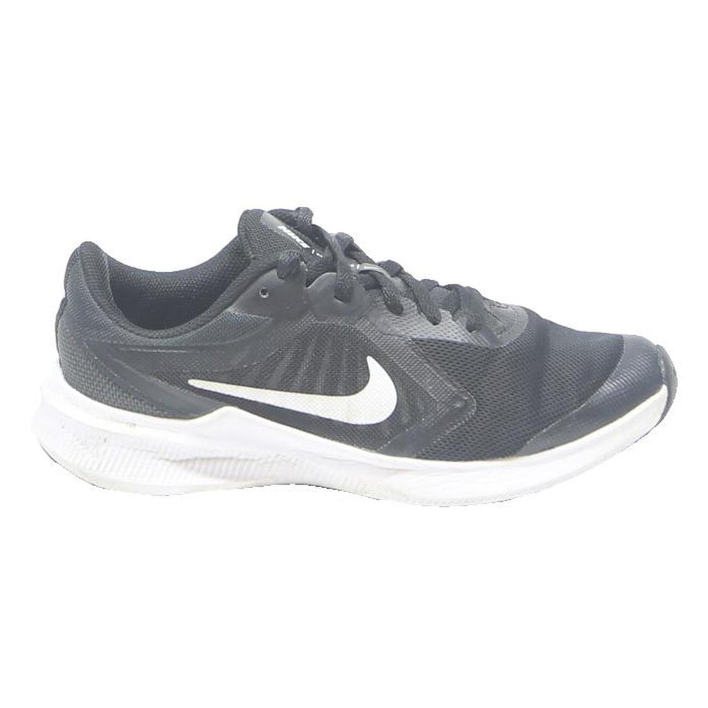 NIKE Boys Running Trainers Low Top Black & White Synthetic UK 3 Lightweight