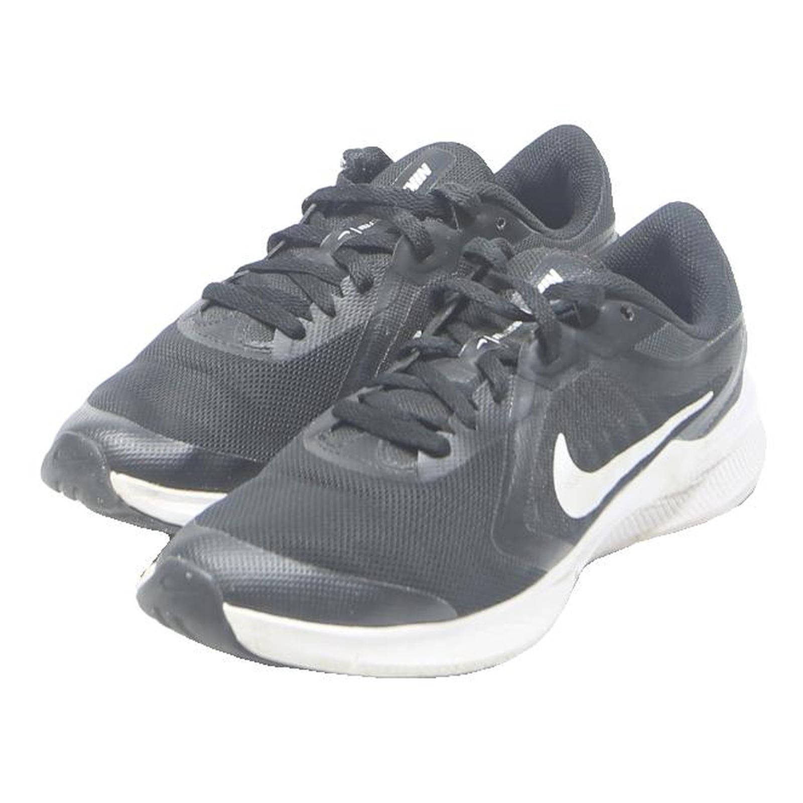 NIKE Boys Running Trainers Low Top Black & White Synthetic UK 3 Lightweight
