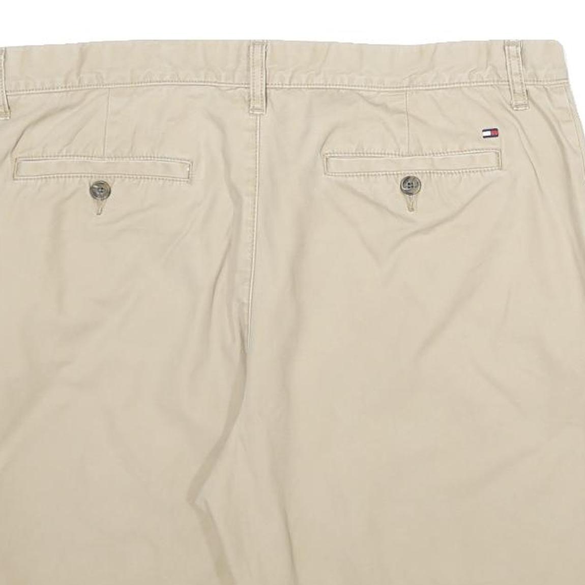 TOMMY HILFIGER Mens Beige Casual Shorts L W36 Classic Cotton Button Plain