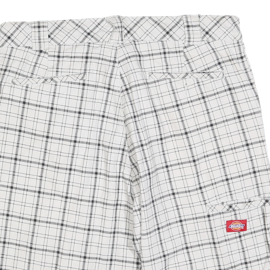 DICKIES Mens White & Black Casual Checked Shorts M W34 Cotton Blend