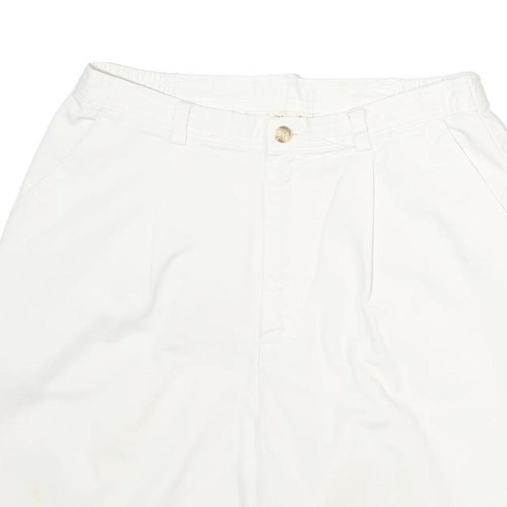 ST JOHNS BAY Womens White Casual Cotton Shorts M W30 Comfortable Lightweight