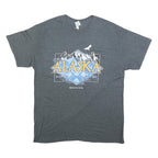 GILDAN Mens Grey Alaska Graphic T-Shirt L Short Sleeve Crew Neck Cotton Blend
