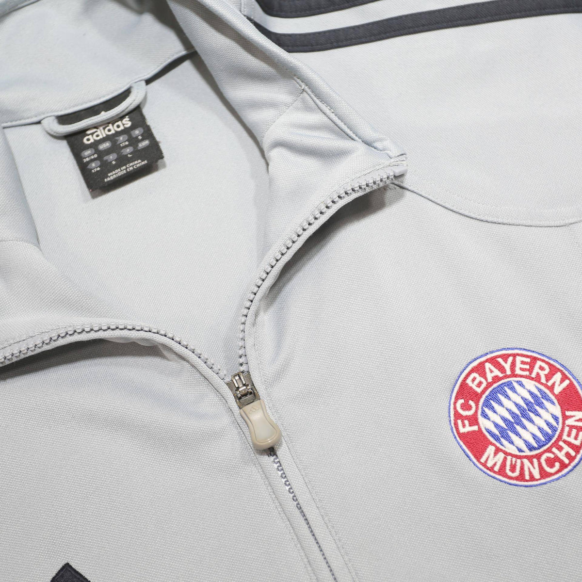 ADIDAS Mens White & Red FC Bayern Munich Track Jacket S Polyester Zip Sportswear