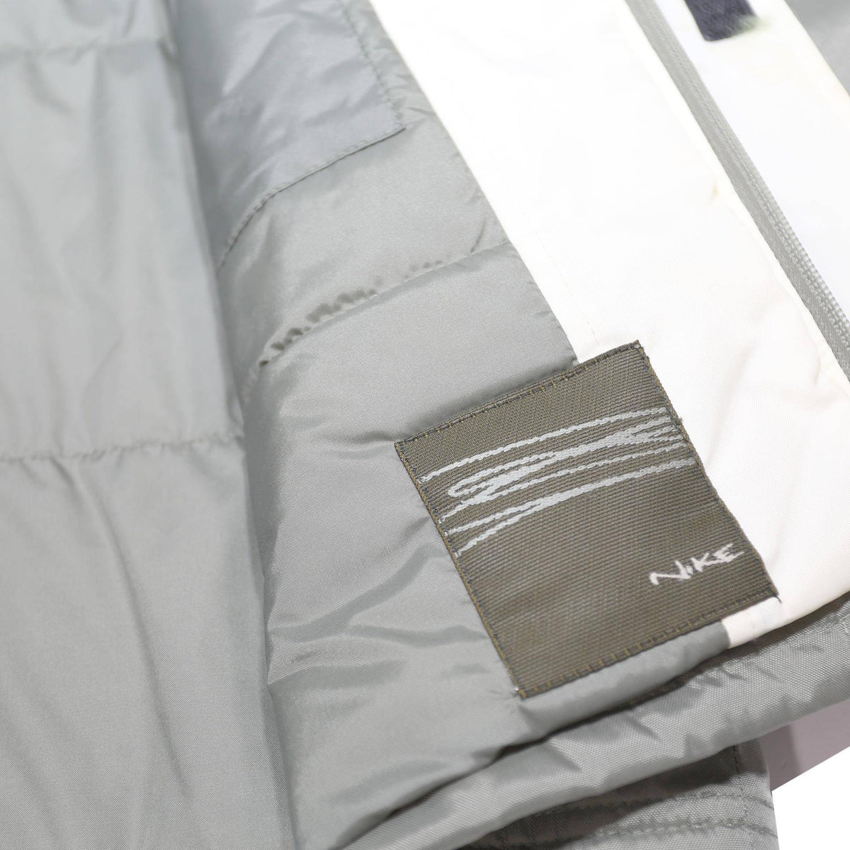 NIKE Mens Grey S Nylon Zip Jacket Plain Lightweight Sportswear