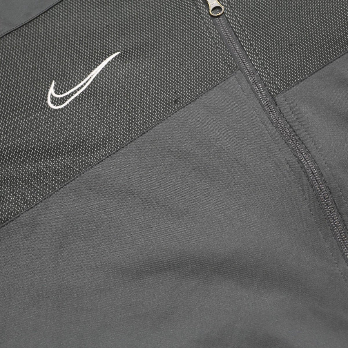NIKE Mens Grey & Black Sports Zip Jacket XL Polyester Athletic Casual Wear