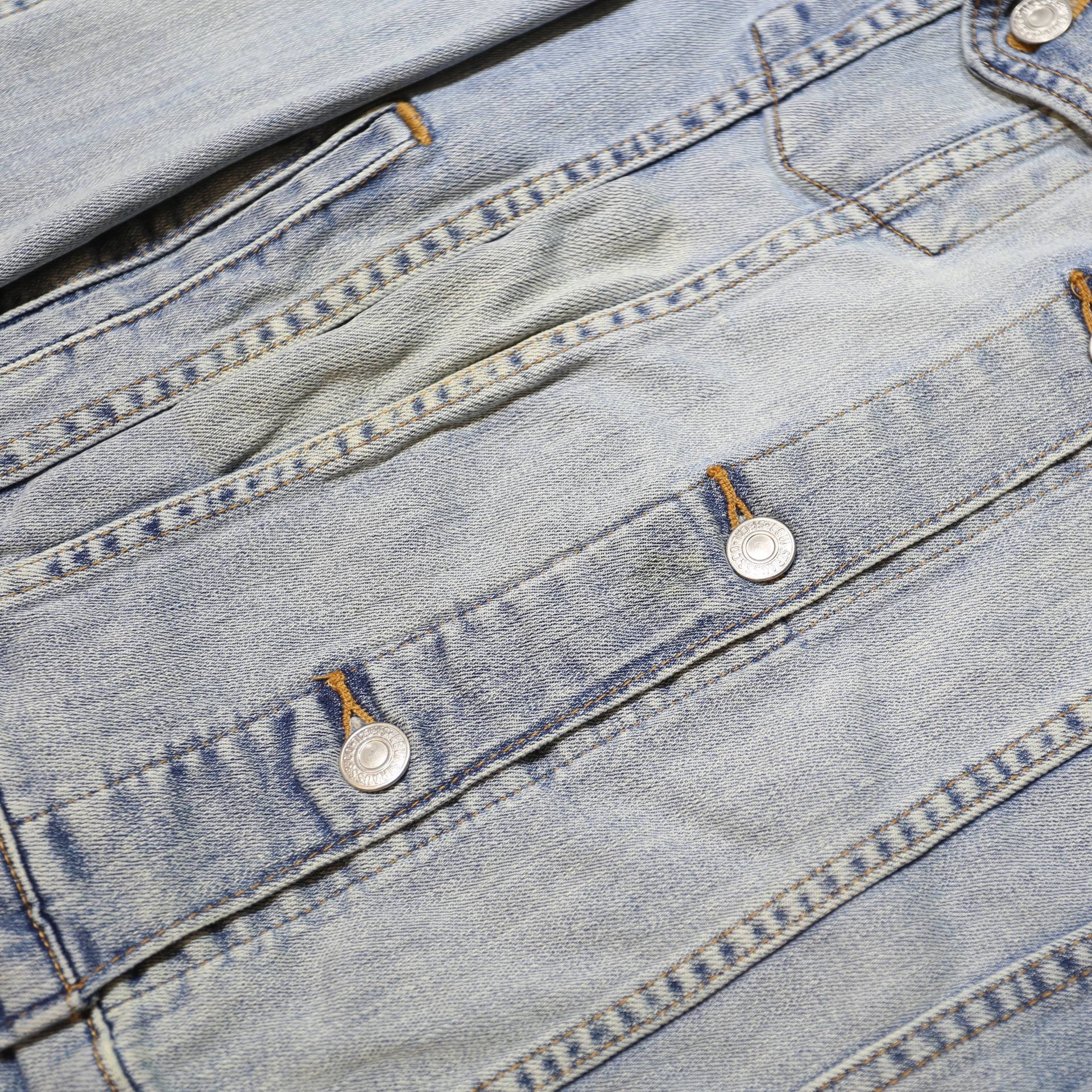 LEVI'S Womens Blue Denim Jacket L Cotton Plain Button Closure Chic Classic