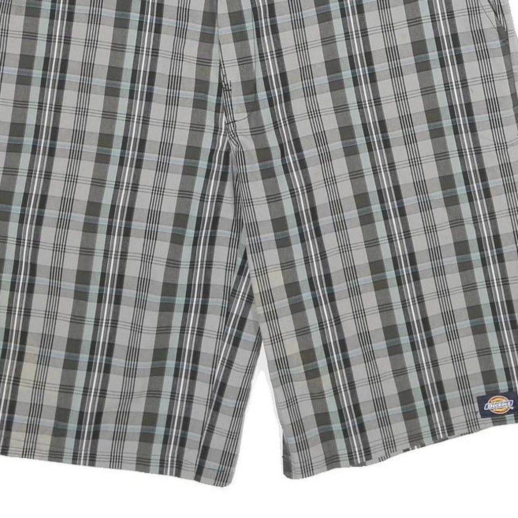 DICKIES Mens Shorts Grey Black Plaid M W32 Cargo Cotton Blend Casual