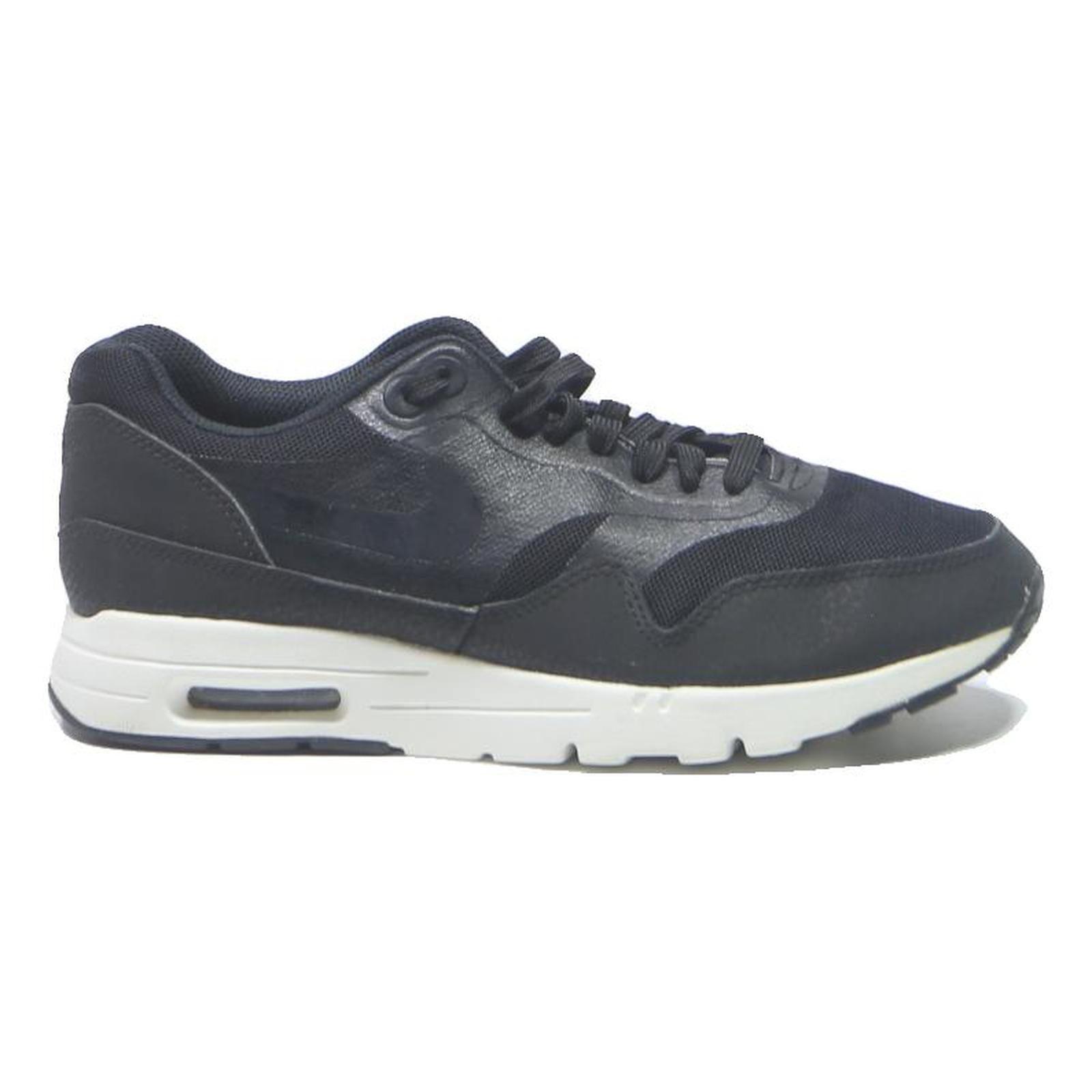 NIKE Air Max Womens Low Top Trainers Black Synthetic UK 4 Comfortable Casual